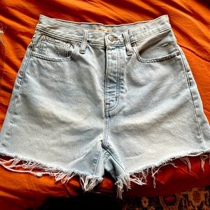 Madewell mom jean short NWT - light wash 26